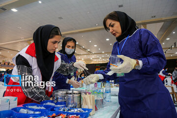 Healthcare personal render voluntary services in northeast Iran