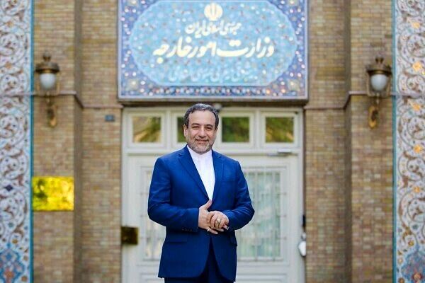 عراقچی در بغداد؛ دیپلماسی منطقه ای برای مهار بحران سوریه  