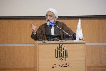 پورمحمدی: جلوی پای دولت سنگ نیندازیم/ ضرورت حاکم شدن پاسخگویی در کشور