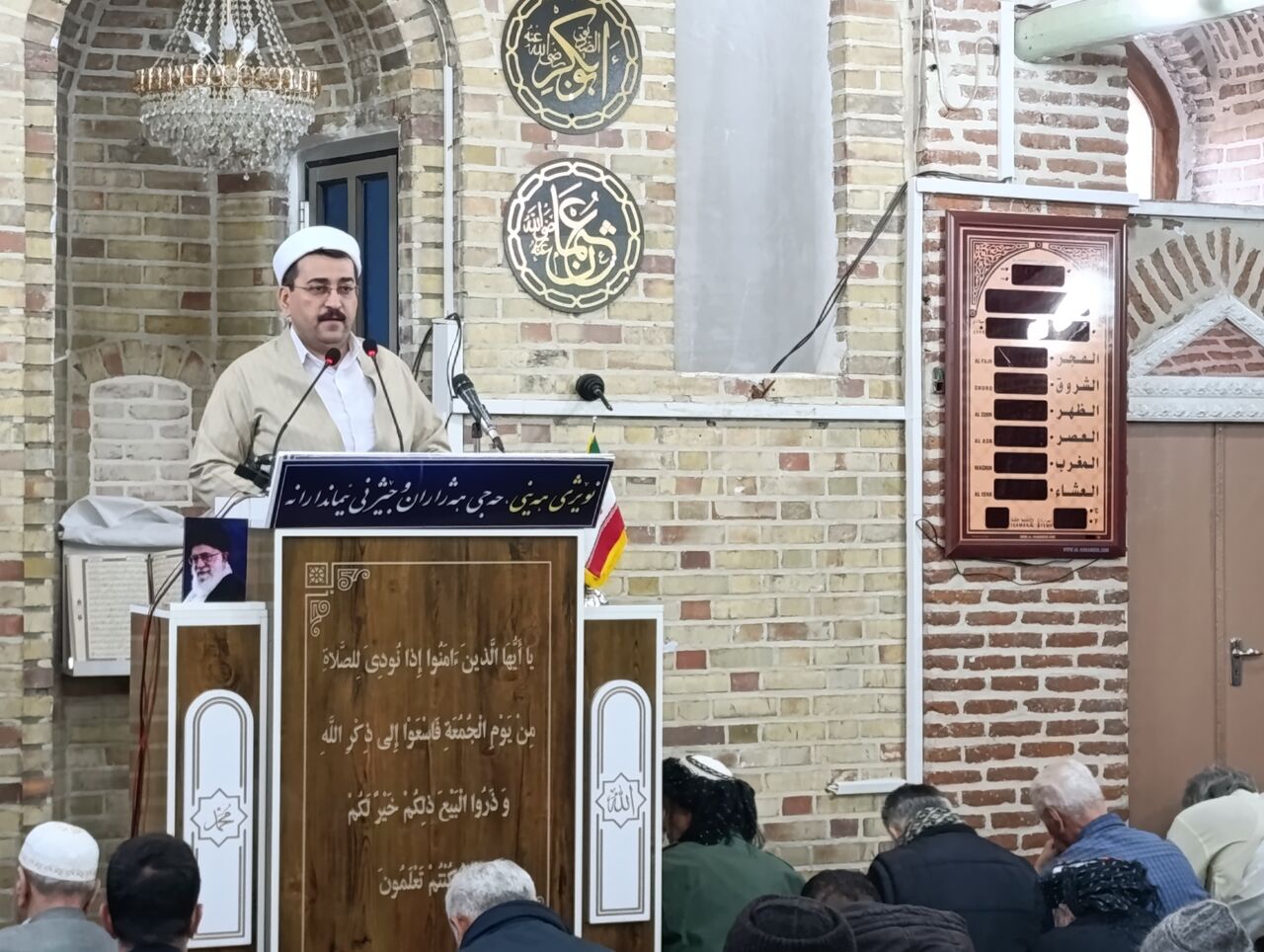 امام جمعه موقت مهاباد: دعای نیک مردم همراه استاندار جدید آذربایجان‌غربی است