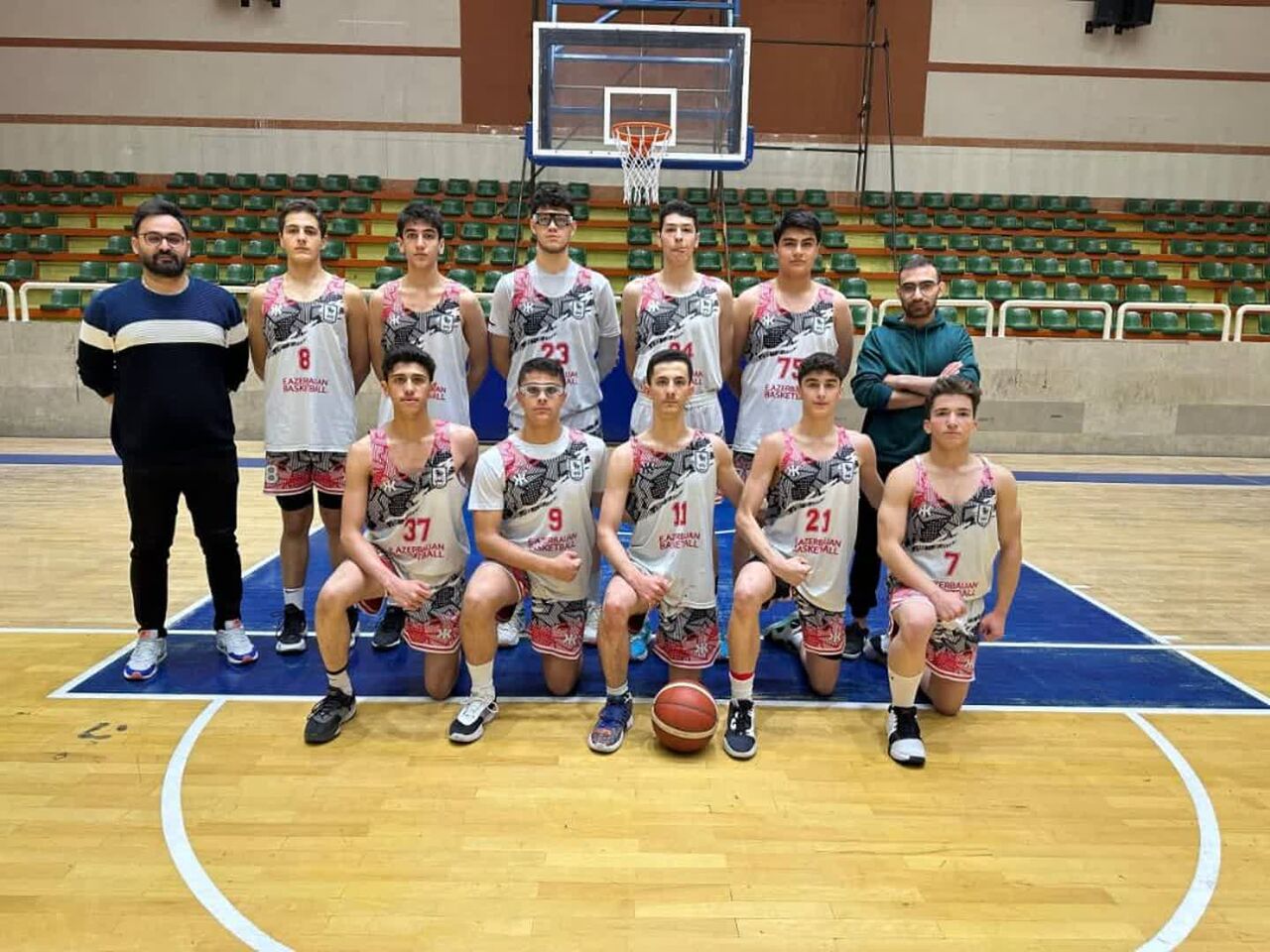 صعود تیم خانه بسکتبال آذربایجان شرقی به مرحله حذفی صعود تیم خانه بسکتبال آذربایجان شرقی به مرحله حذفی