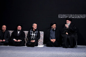 Leader attends 3rd night of martyrdom anniv. ceremony of Hazrat Fatemeh