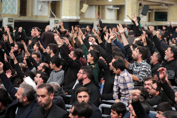 Leader attends 3rd night of martyrdom anniv. ceremony of Hazrat Fatemeh