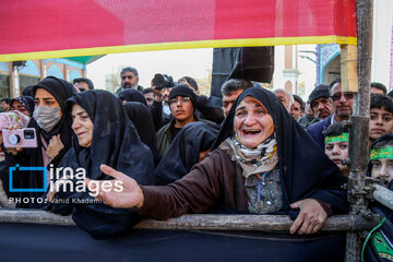 Iranians bid farewell to 300 anonymous martyrs across Iran