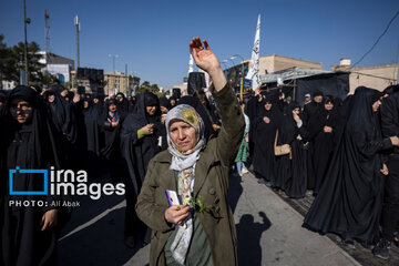 Iranians bid farewell to 300 anonymous martyrs across Iran