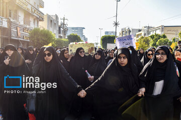 Iranians bid farewell to 300 anonymous martyrs across Iran