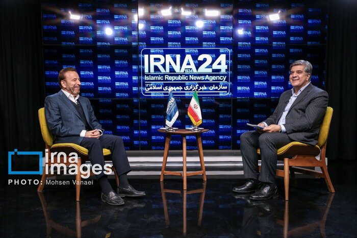 ۳ پیشنهاد واعظی برای دولت وفاق/ با امریکا تنشزدایی شود