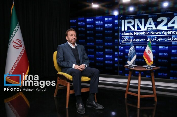 ۳ پیشنهاد واعظی برای دولت وفاق/ با امریکا تنشزدایی شود