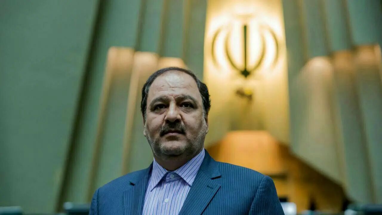 نماینده اسدآباد: پیامک‌ها علیه رئیس مجلس از سوی یک طیف خاص ارسال می‌شود