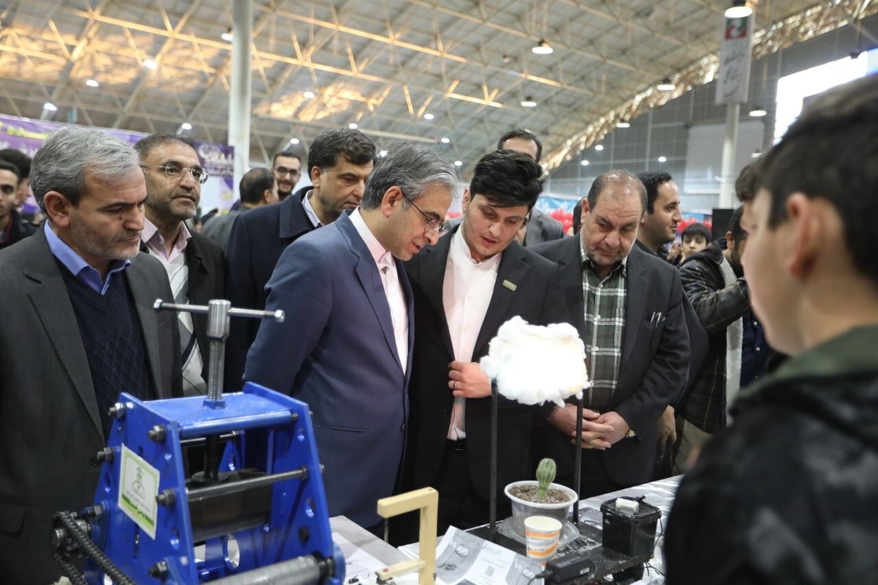 نمایشگاه دانش آموزی «نوفن فست» در تبریز گشایش یافت نمایشگاه دانش آموزی «نوفن فست» در تبریز گشایش یافت