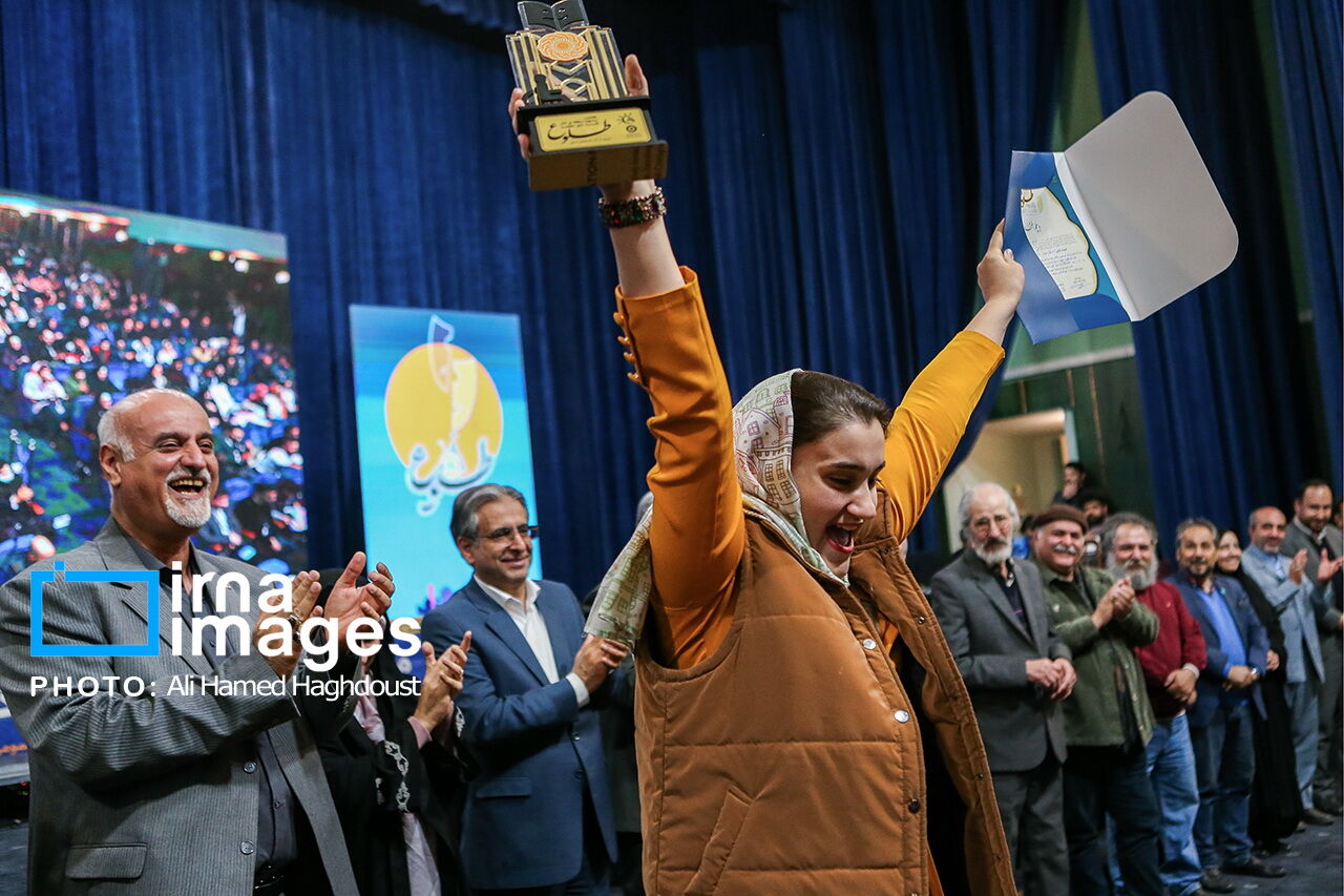 آثار و نفرات برتر جشنواره تئاتر معلولان معرفی شدند آثار و نفرات برتر جشنواره تئاتر معلولان معرفی شدند