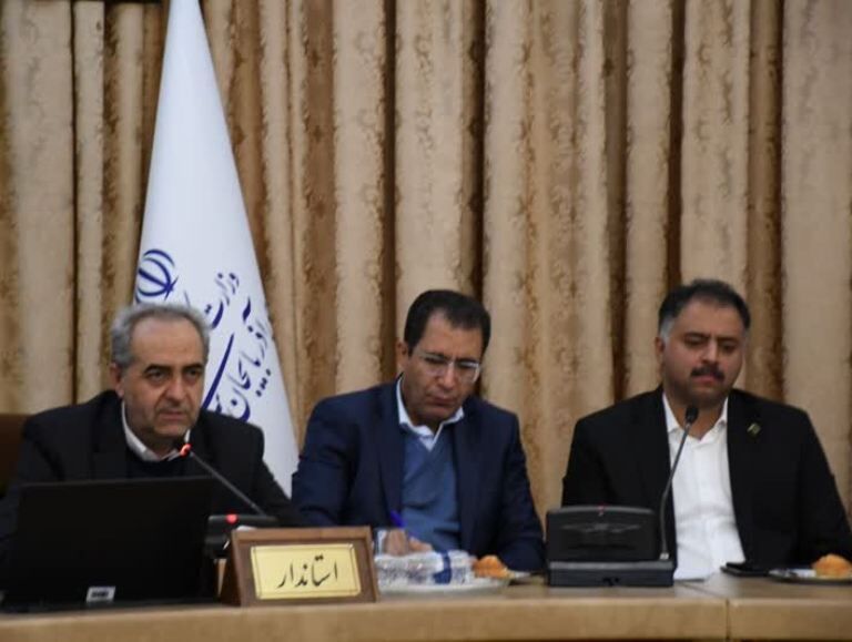 فرمانداران، پروژههای بومگردی در جامعه عشایری را پیگیری کنند فرمانداران، پروژههای بومگردی در جامعه عشایری را پیگیری کنند