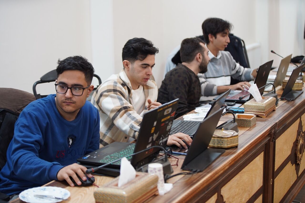 رقابت ۱۰۰ نفر در رویداد تولید محتوای مجازی بسیج آذربایجان شرقی رقابت ۱۰۰ نفر در رویداد تولید محتوای مجازی بسیج آذربایجان شرقی