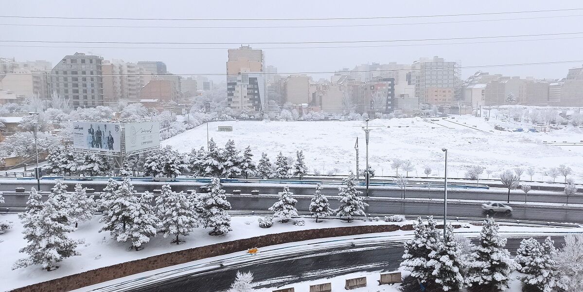 جامه سپید بر تن تبریز پس از ۱۰ روز سیاهی جامه سپید بر تن تبریز پس از ۱۰ روز سیاهی