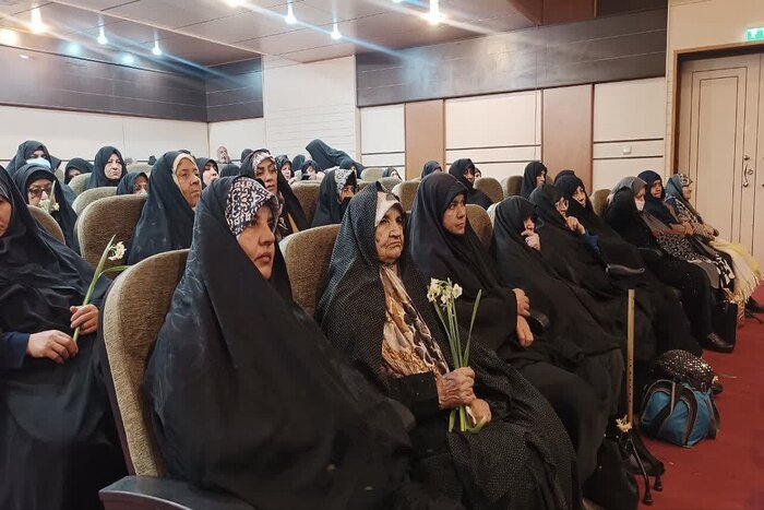 ترویج فرهنگ ایثار و شهادت بهترین راه مبارزه با آسیبهای اجتماعی است