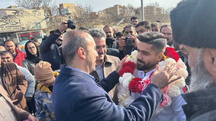 کشتی مدال آور بوکانی مورد استقبال مسولان قرار گرفت