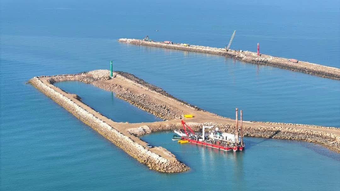 لایروبی طرح توسعه بندر گناوه آغاز شد لایروبی طرح توسعه بندر گناوه آغاز شد