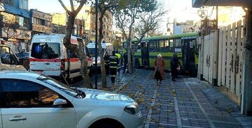 برخورد اتوبوس با ساختمان مسکونی هفت مصدوم برجای گذاشت