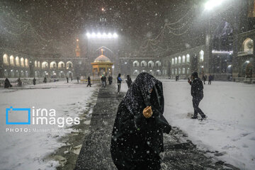 Snowfall starts in northeast Iran