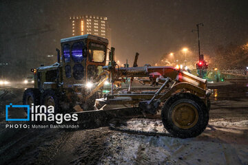 Snowfall starts in northeast Iran