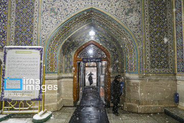 Snowfall starts in northeast Iran