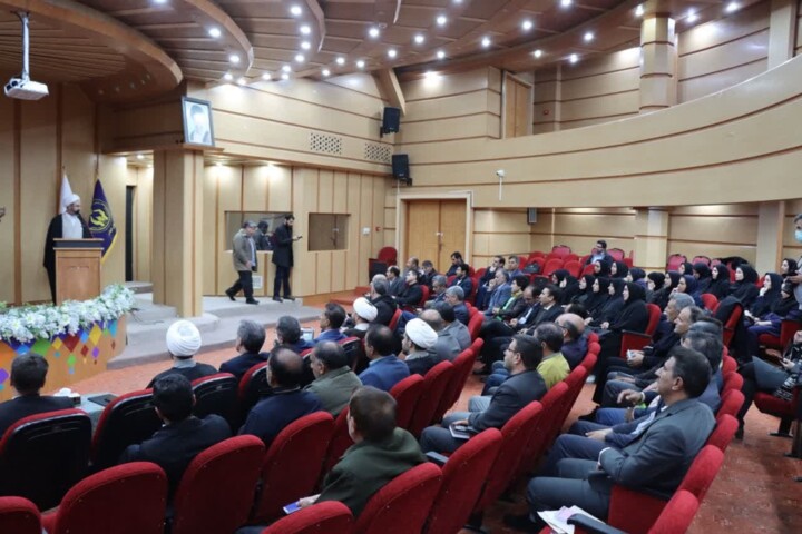 امام جمعه: ظرفیت جمعآوری بیش از یک هزار میلیارد ریال زکات در ایلام وجود دارد