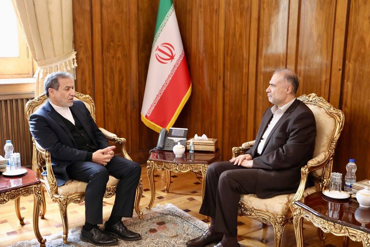 Iran's FM stresses continued monitoring of Syria developments