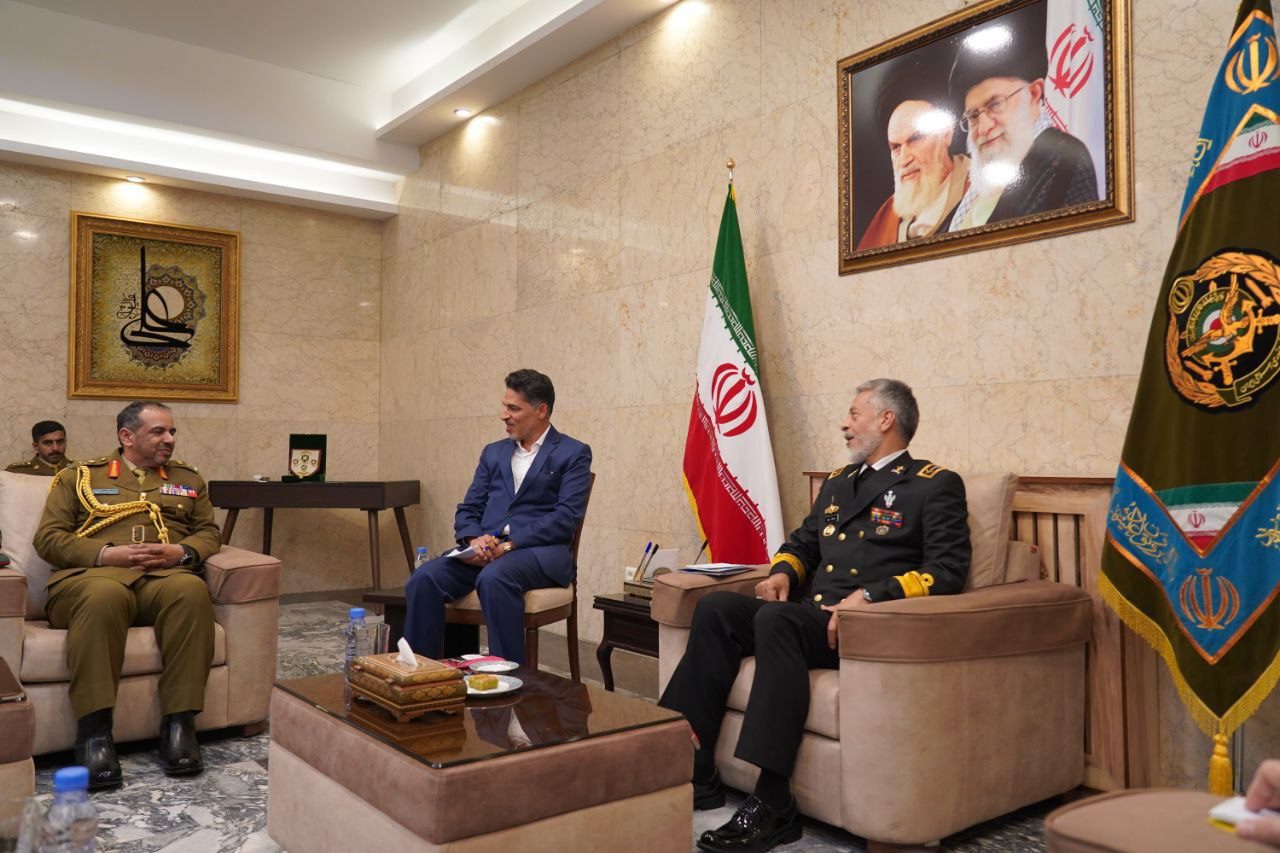 دریادار سیاری: برقراری امنیت نیازمند همکاریهای چندجانبه کشورهای منطقه است