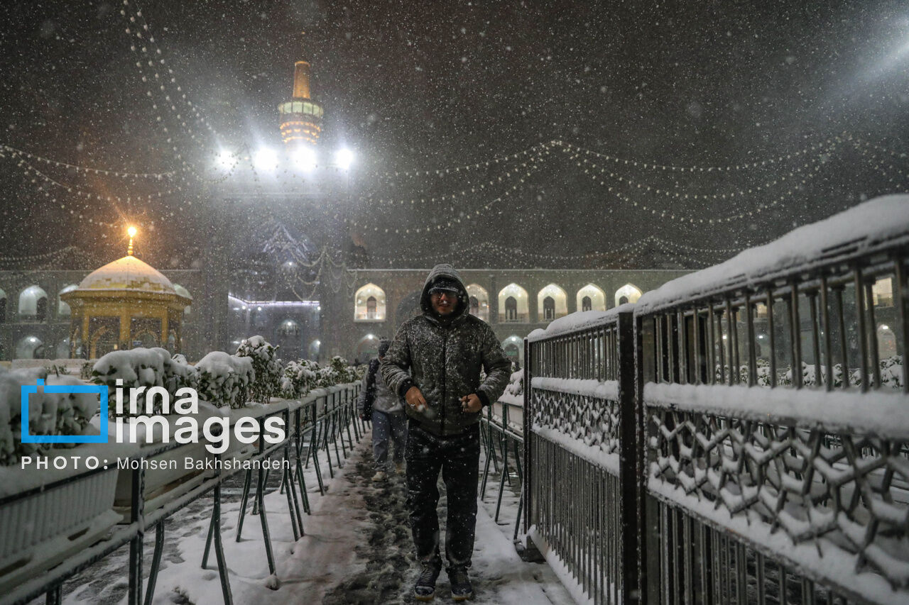 فیلم| آخرین وضعیت خیابان های منتهی به حرم مطهررضوی در یخبندان مشهد