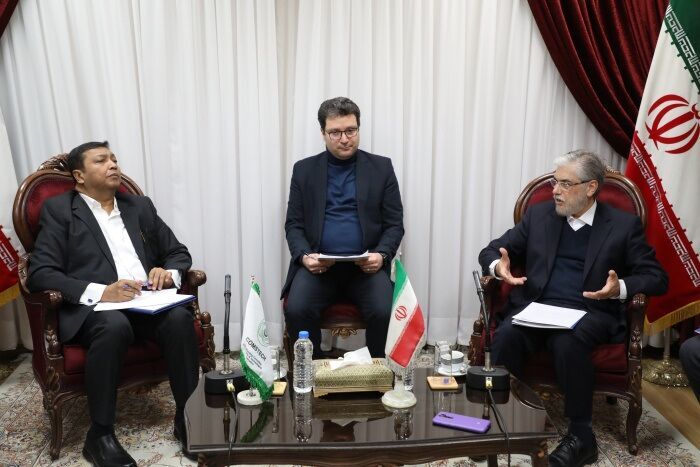 وزير العلوم والبحوث الايراني: سيتم تعزيز أمانات فرع كومستيك في إيران وزير العلوم والبحوث الايراني: سيتم تعزيز أمانات فرع كومستيك في إيران