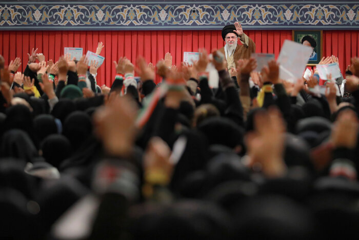 دیداری به یادماندنی با مقتدا؛ این فصل را بسیار خواندم عاشقانه است