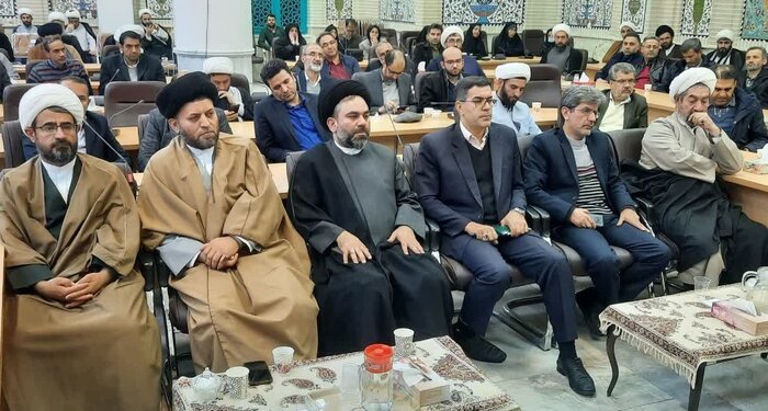 امام جمعه شهرکرد: وحدت حوزه و دانشگاه برای تحقق اهداف والای نظام اسلامی راهگشاست