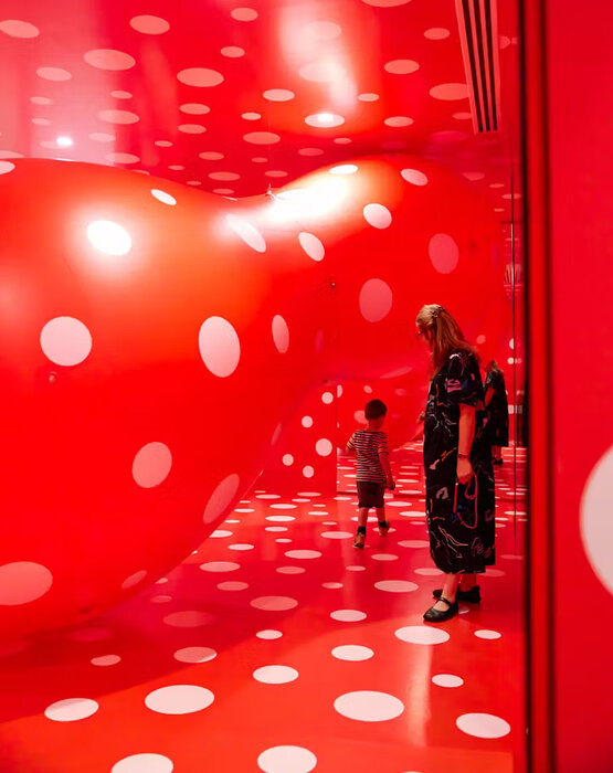 درخشش گرانترین هنرمند زن جهان در ۹۵ سالگی