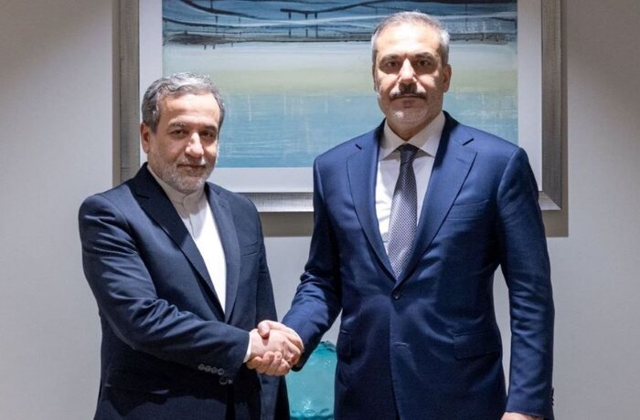 Top Iranian diplomat meets Turkish, Egyptian counterparts in Cairo