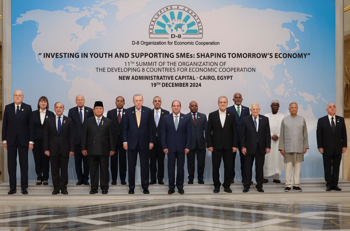 بزشكيان يدعو الدول الاسلامية للتقارب للوقوف بوجه جرائم الكيان الصهيوني بزشكيان يدعو الدول الاسلامية للتقارب للوقوف بوجه جرائم الكيان الصهيوني