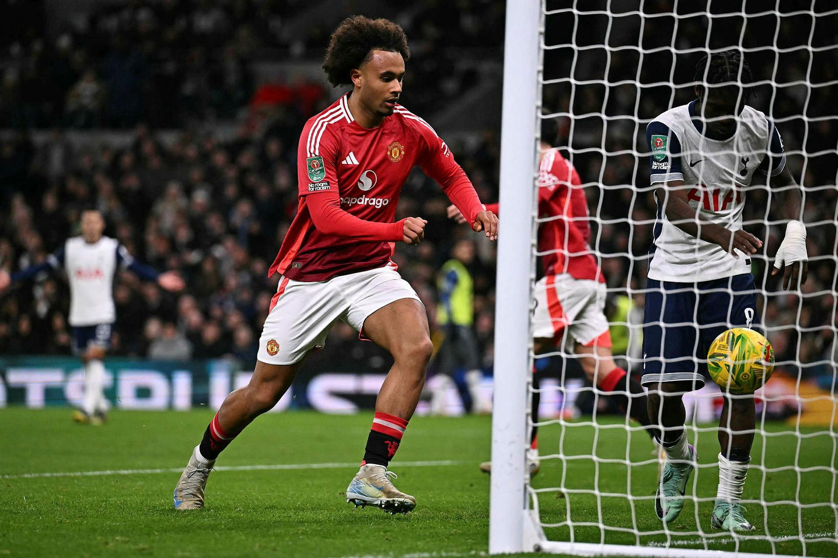 کامبک منچستر کامل نشد؛ صعود تاتنهام با برتری مقابل یونایتد در شب اشتباهات دروازهبانان