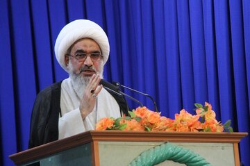 امام جمعه بوشهر: جهان اسلام نیازمند جبهه متحد رسانه علیه استکبار است