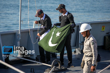 Pakistani flotilla docks in southern Iranian port city of Bandar Abbas