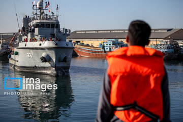 Pakistani flotilla docks in southern Iranian port city of Bandar Abbas