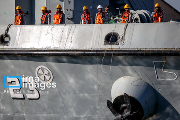 Pakistani flotilla docks in southern Iranian port city of Bandar Abbas