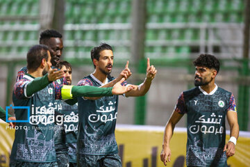 Iran's Pro-League: Zob Ahan vs. Malavan