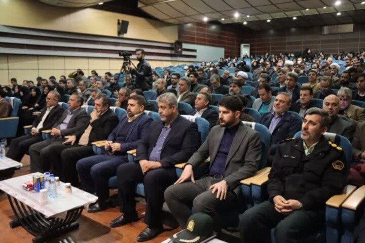 امام جمعه ایلام: زیربنای همه آسیبهای اجتماعی فاصله گرفتن از خدا است