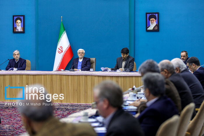 عارف: بخشی از مسیرهای چهار دهه گذشته ضد علم بوده است/ نخبگان در هفت خوان جذب، پیر میشوند