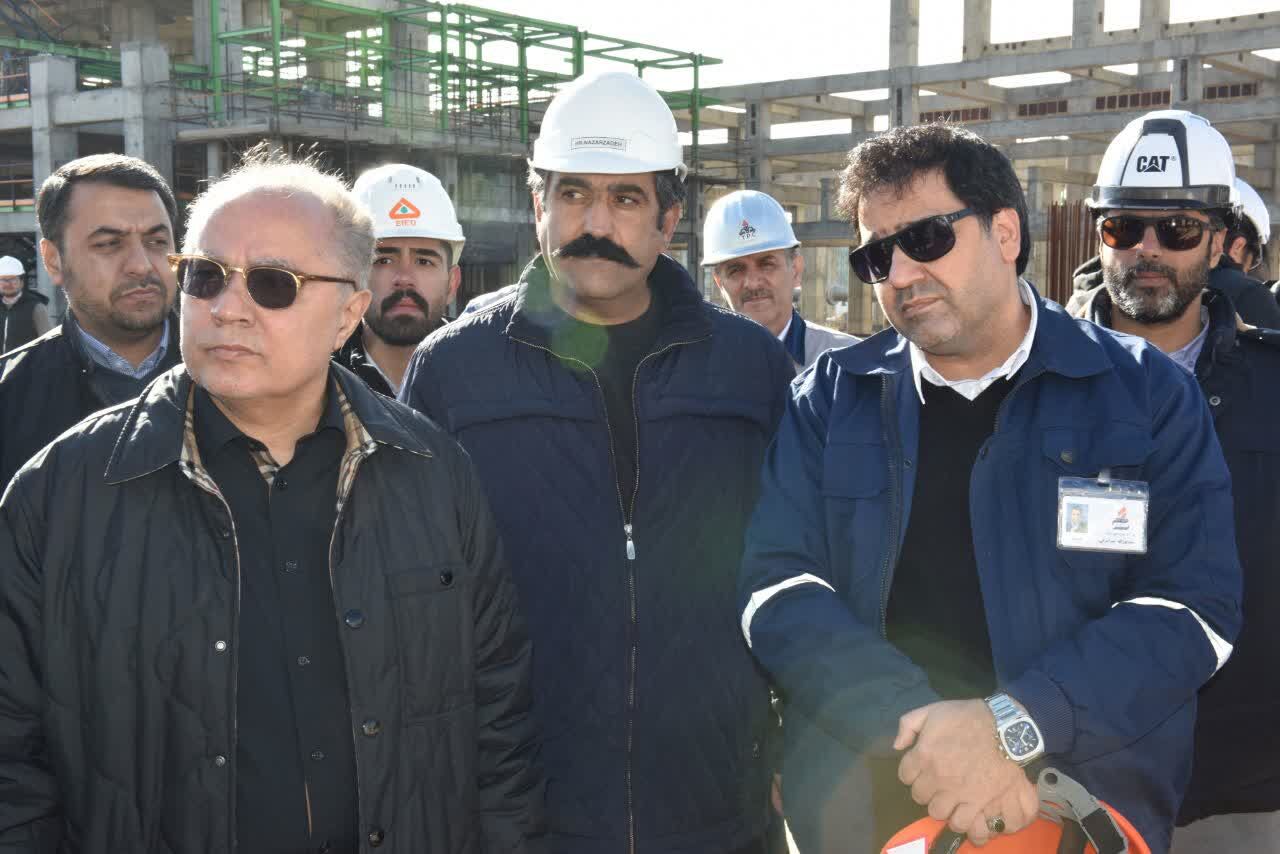 دبیری: دولت با تمام توان در کنار صنعت است دبیری: دولت با تمام توان در کنار صنعت است