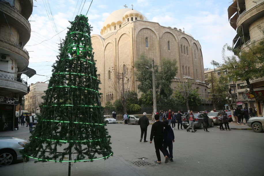 Crise en Syrie : la minorité chrétienne en colère après l'incendie d'un sapin de Noël