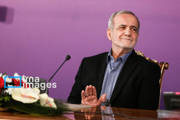 President Pezeshkian's meeting with group of Christians in Tehran