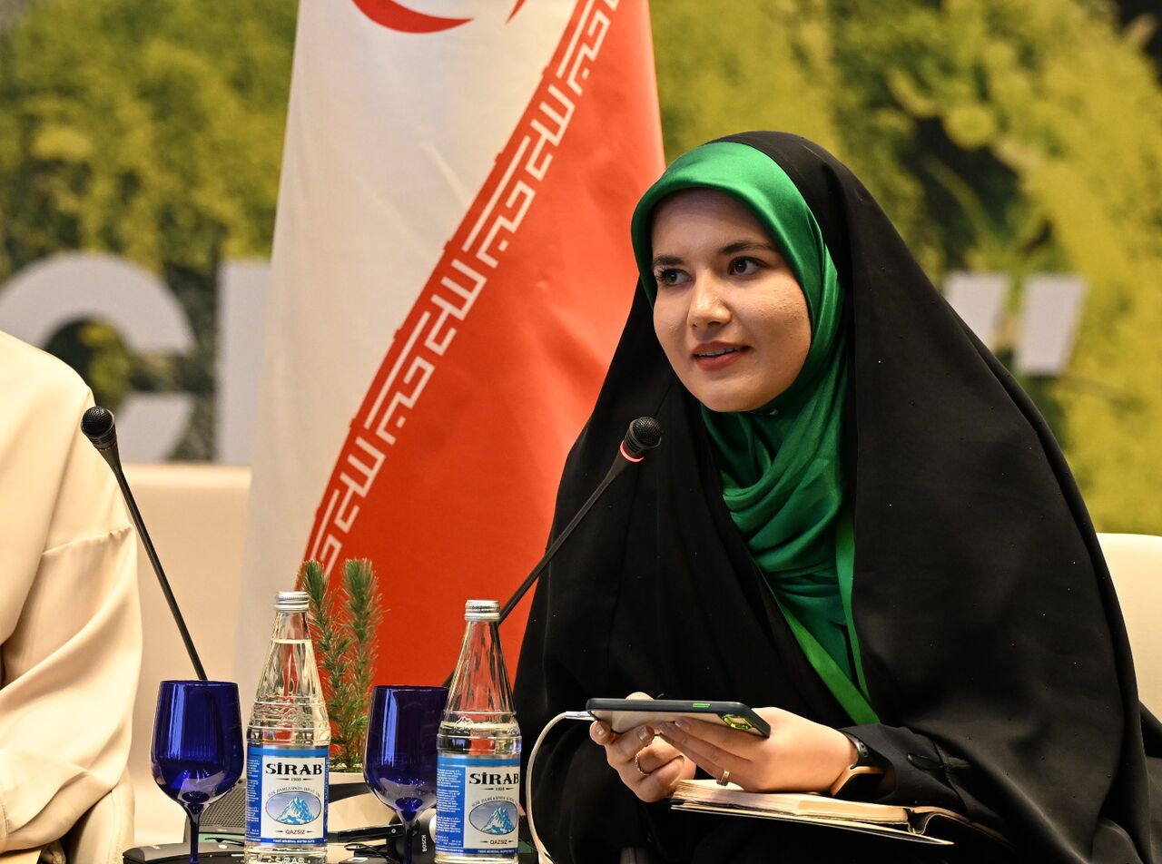 دختری ایرانی، درخشان در آسمان و زمین دختری ایرانی، درخشان در آسمان و زمین