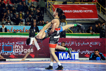 El campeonato nacional de lucha grecorromana en Shiraz