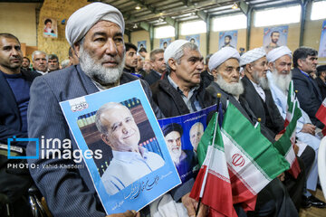 El segundo día del viaje del presidente iraní a Jorasán del Norte