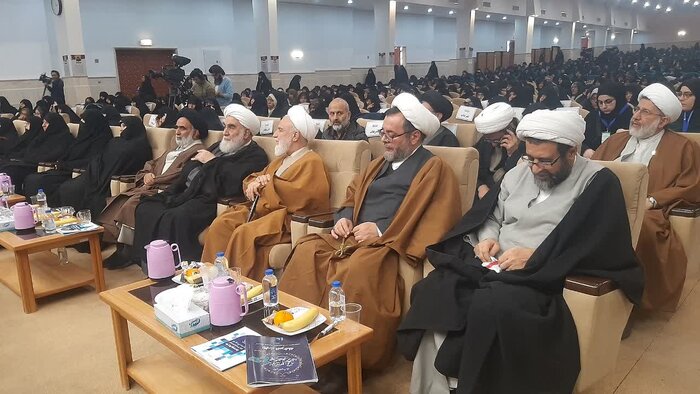 طلاب جامعه الزهرا(س) فرصت بینظیری در نشر فرهنگ تشیع دارند